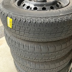 中古タイヤ　4 本1つパンクの画像