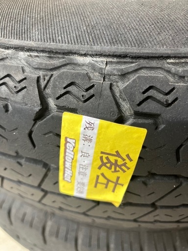 中古タイヤ　4 本1つパンク
