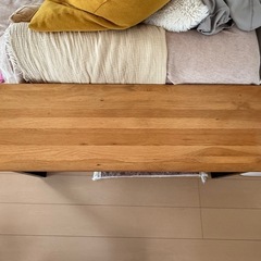 ダイニングテーブル、ベンチの画像