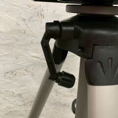  【シンワ】  墨出し器用エレベーター三脚 内装工事 レーザー測定器 レベル 工具 測量道具 伸縮タイプ シルバー A0403の画像