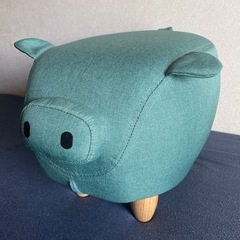 可愛いブタさんのイス　足おきにもの画像