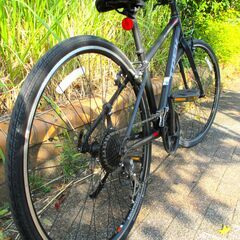 中古自転車 TREK トレック FX3 クロスバイク 自転車 27段変速(前3段、後9段) フレームサイズ400㎜ ブラック 通勤 通学 近所のお出掛けなどにの画像