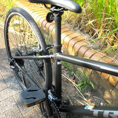 中古自転車 TREK トレック FX3 クロスバイク 自転車 27段変速(前3段、後9段) フレームサイズ400㎜ ブラック 通勤 通学 近所のお出掛けなどにの画像
