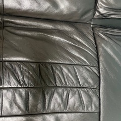 黒革のソファ(５人掛け)の画像