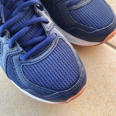 アシックス　22.5cm 数回しか履いていません！
の画像