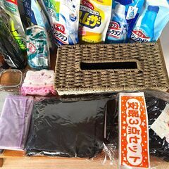 【B235】日用品/雑貨/色々まとめ/湿気取り/エコバッグ/キッチンタオル/TANITAはかり/ハンドソープ/マジックリン/ハンカチ他の画像