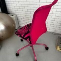 メッシュ　オフィースチェアーの画像