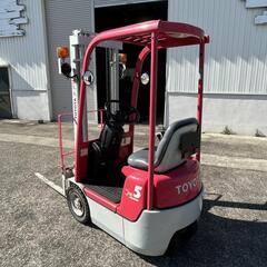 トヨタ バッテリー フォークリフト 電動 500kg 平成23年 ノーパンクタイヤの画像