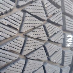 スタッドレス 225/65R17【2017年製・中古4本・7.2～8.1mm溝】ブリヂストンの画像
