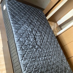 【受け渡し予定者確定】セミダブルベッド＆マットレスの画像