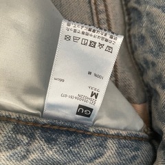 GU バレルレッグジーンズの画像
