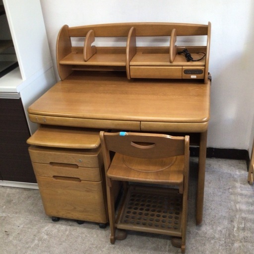 学習机／カリモク製
