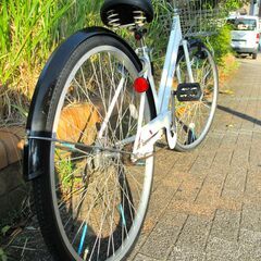 中古自転車 GRACEFUL ママチャリ 自転車 27インチ LEDライト ホワイト 通勤 通学 近所のお出掛けなどにの画像