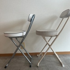 椅子2個セットの画像