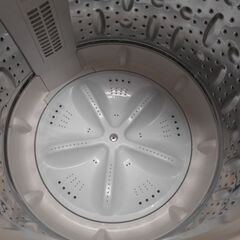 ♪ヤマダ電機 洗濯機 YWM-T70H1 7kg 2023年製 洗濯槽外し清掃済♪の画像
