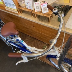 【前輪タイヤ新品！】シングルギア　26インチ自転車　ホワイト×ブルーの画像