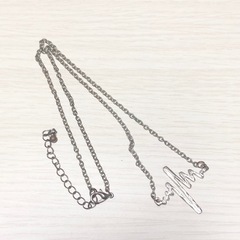 心電図型のネックレス　　シルバー色の画像