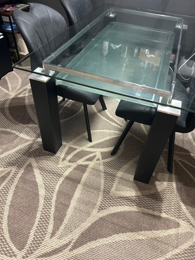 ダイニングテーブル