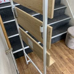 【展示品・未使用品】突っ張り棚 ハンガーラック 壁面収納 🚚自社配送時💳代引き可🚚(現金、クレジット、スマホ決済対応)の画像