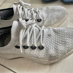 【値下げ】Allbirds スニーカー レディース ツリーダッシャー2 ホワイト 25cmの画像