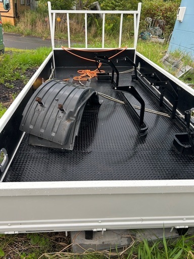 トラック　デュトロ　平ボディ荷台　208×445