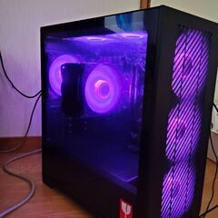 自作ゲーミングPC、ディスプレイ付　無料の画像