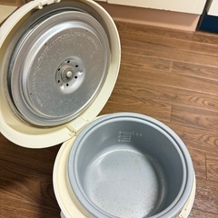 炊飯器の画像