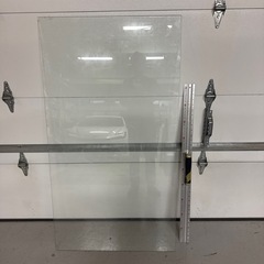 テーブルの
ガラス板の画像