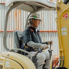 【高収入を稼ぎたい方必見！】幅広く経験が積める現場作業スタッフ！設立70年以上の老舗会社◎将来安心でずっと働けます♪昇給スピードが超早い！最短1ヶ月でスピード昇給も可能◎離職率3%！定着のしやすさ抜群◎の画像