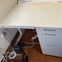 オフィス用テーブルの画像