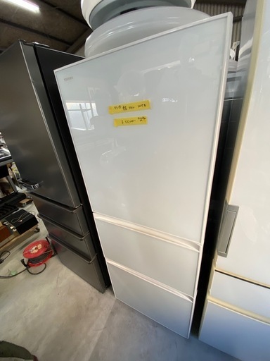 お薦め品‼️ちょっと訳あり 東芝ガラストップ3ドア冷凍冷蔵庫330L 2017年