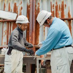 【高収入を稼ぎたい方必見！】幅広く経験が積める現場作業スタッフ！設立70年以上の老舗会社◎将来安心でずっと働けます♪昇給スピードが超早い！最短1ヶ月でスピード昇給も可能◎離職率3%！定着のしやすさ抜群◎の画像