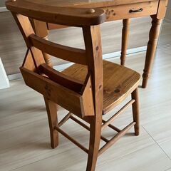 テーブル＆チェーチチェアセットの画像
