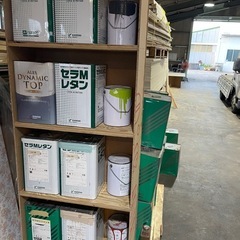 ペンキ色々　缶重さ別で1kg500円の画像