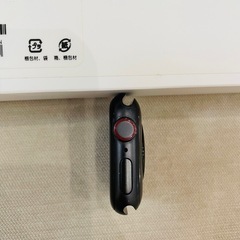 Apple Watch SE 40mm GPS セルラーモデル　ジャンクの画像