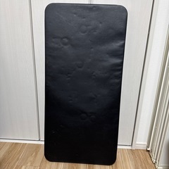 折り畳むテーブルの画像