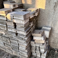 ブロック　バラバラ　DIY 外構の画像