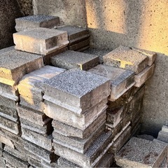 ブロック　バラバラ　DIY 外構の画像