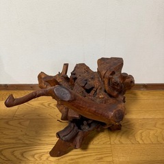 木のオブジェの画像