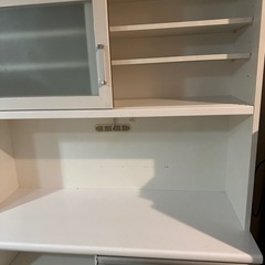 食器棚の画像