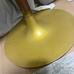 アンティークテーブルの画像