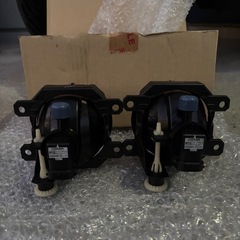 新品未使用　ダイハツタントカスタム　LA600s前期フォグランプの画像