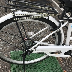 🚲【自転車売ります】🚲 📌 2025年3月イオンバイクで購入 📌 購入価格：21,000円＋メンテナンスサービス3年（7,000円） 📌 合計28,000円相当 📌 まだ新しくて状態良好✨ 📌 理由：フィリピンに帰国予定のため  💰 販売価格：12,000円（応相談） 📍 受け渡し場所：〇〇市（〇〇駅周辺） 👉 引き取り希望 ご興味ある方はお気軽にご連絡ください！の画像