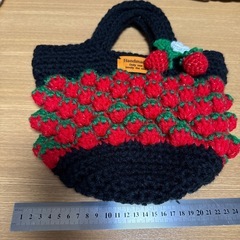 未使用　ハンドメイド　手編み　トートバッグ　バッグ　ニット帽　マフラー　4点セットの画像