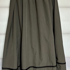axes femme　カーキ　スカートの画像