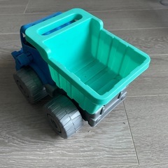 ダンプカーのおもちゃの画像