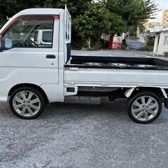 ハイゼットS211P軽トラ　５MT４WD　パワステ　エアコン　16インチタイヤ新品　車検付きの画像