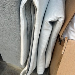 2回のみ使用の美品　特大プールと敷物セットの画像
