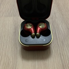 ワイヤレスイヤホン充電式の画像