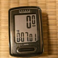 自転車のCATEYEのサイクルコンピューターとバックランプの中古品になりますの画像